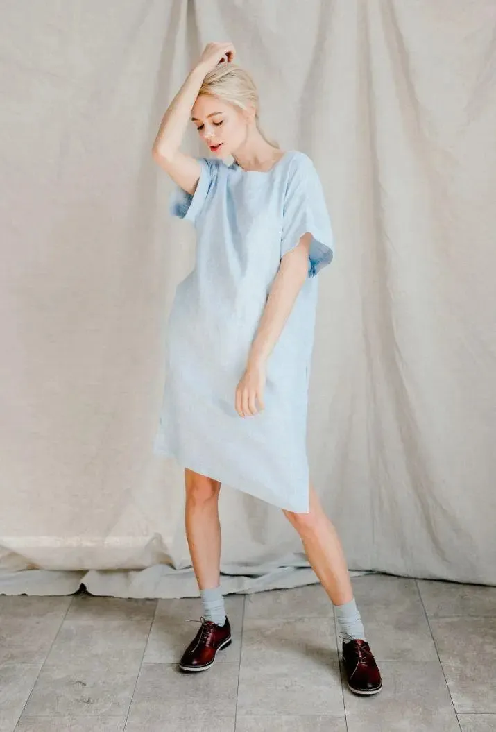 Oversized back buttons linen dress by Soelis