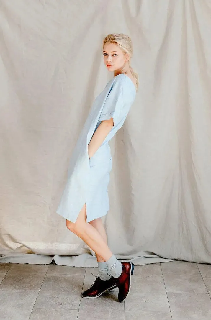 Oversized back buttons linen dress by Soelis