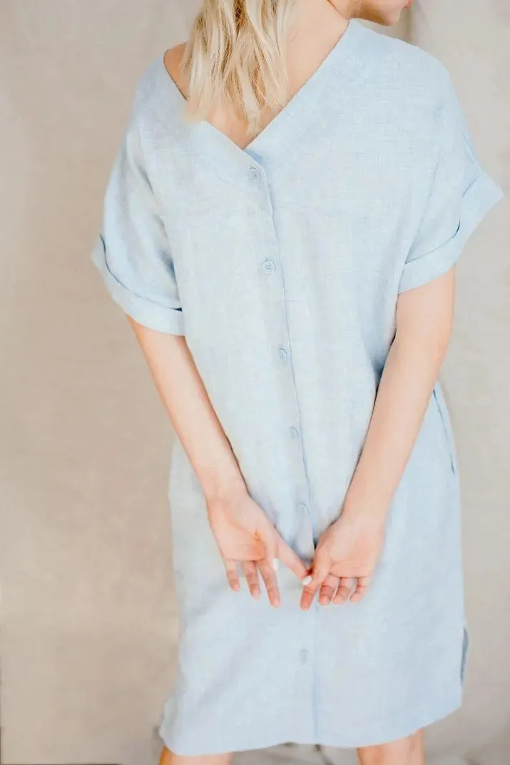 Oversized back buttons linen dress by Soelis